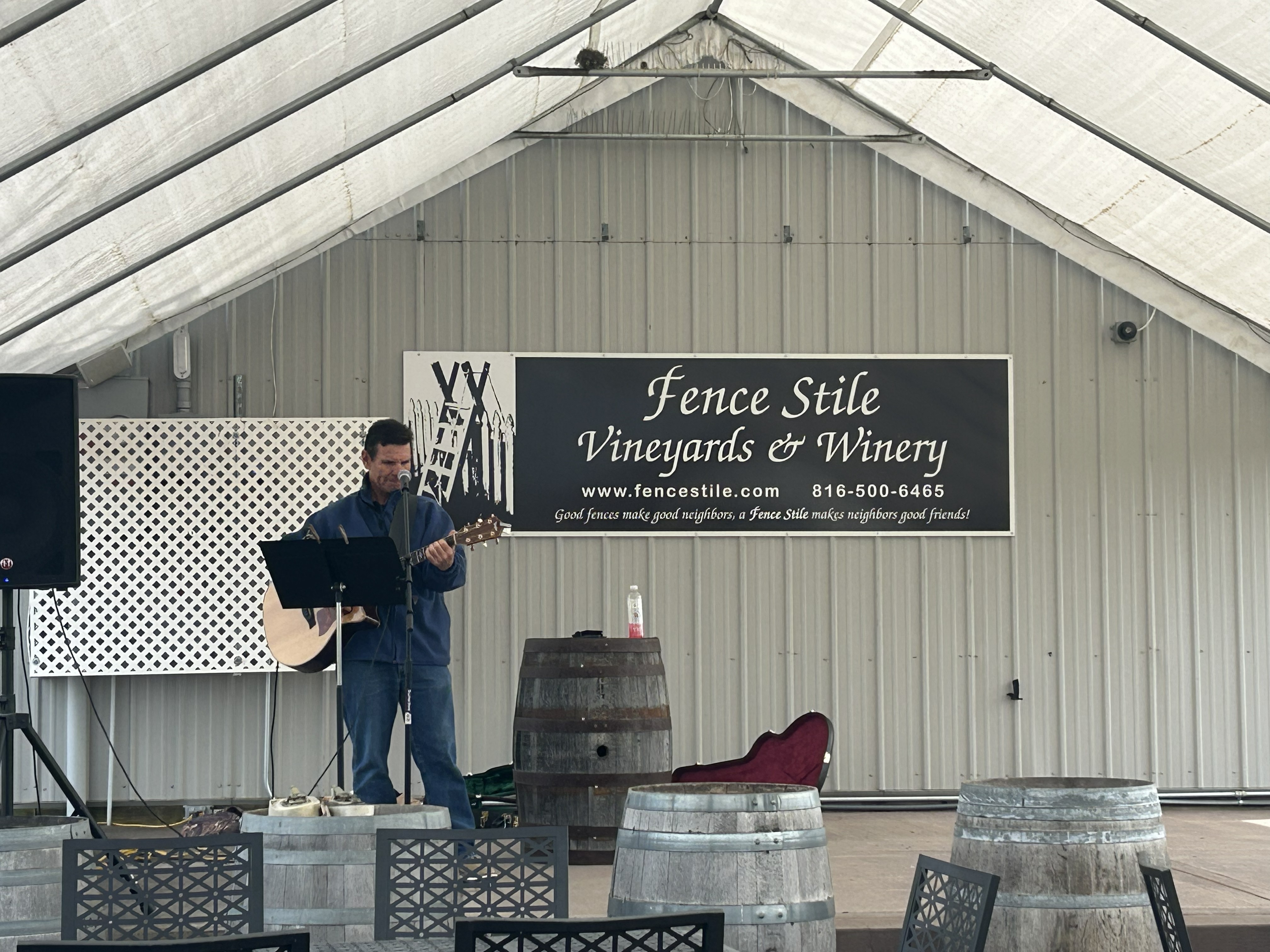Live music and guests enjoying a vineyard event at Fence Stile